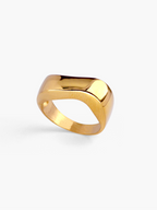 anillo artesanal Bossa plata y baño de oro 1