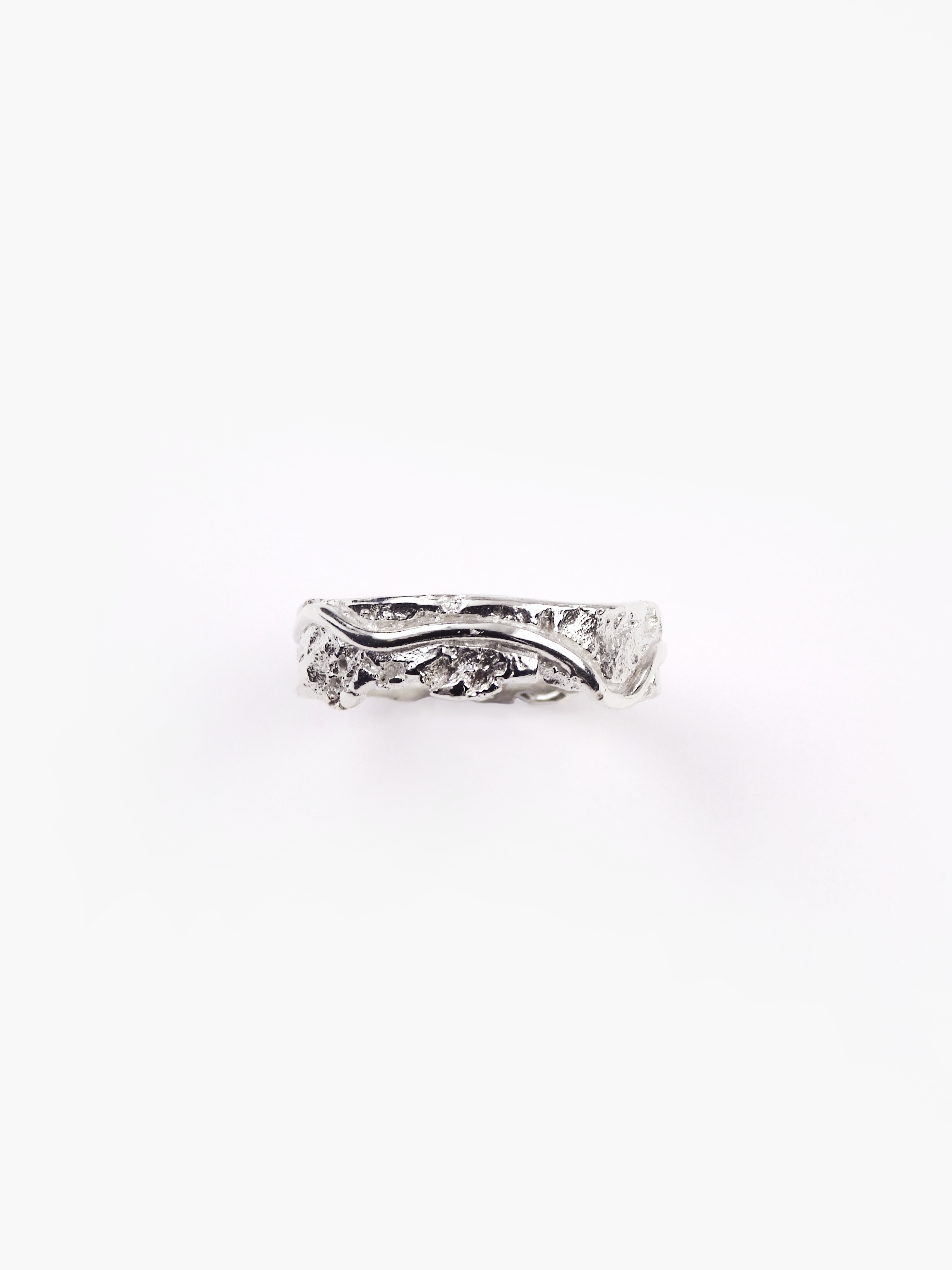 alianza artesanal plata reciclada frente 2 Bark, de Lalanne