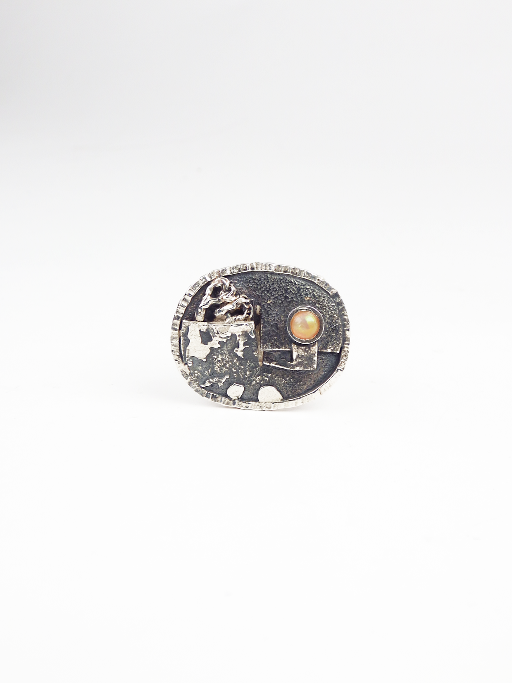 anillo artesanal único Nexo, con Opalo y plata