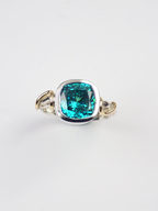 anillo único artesanal de plata, oro y piedra Lake, de Lalanne