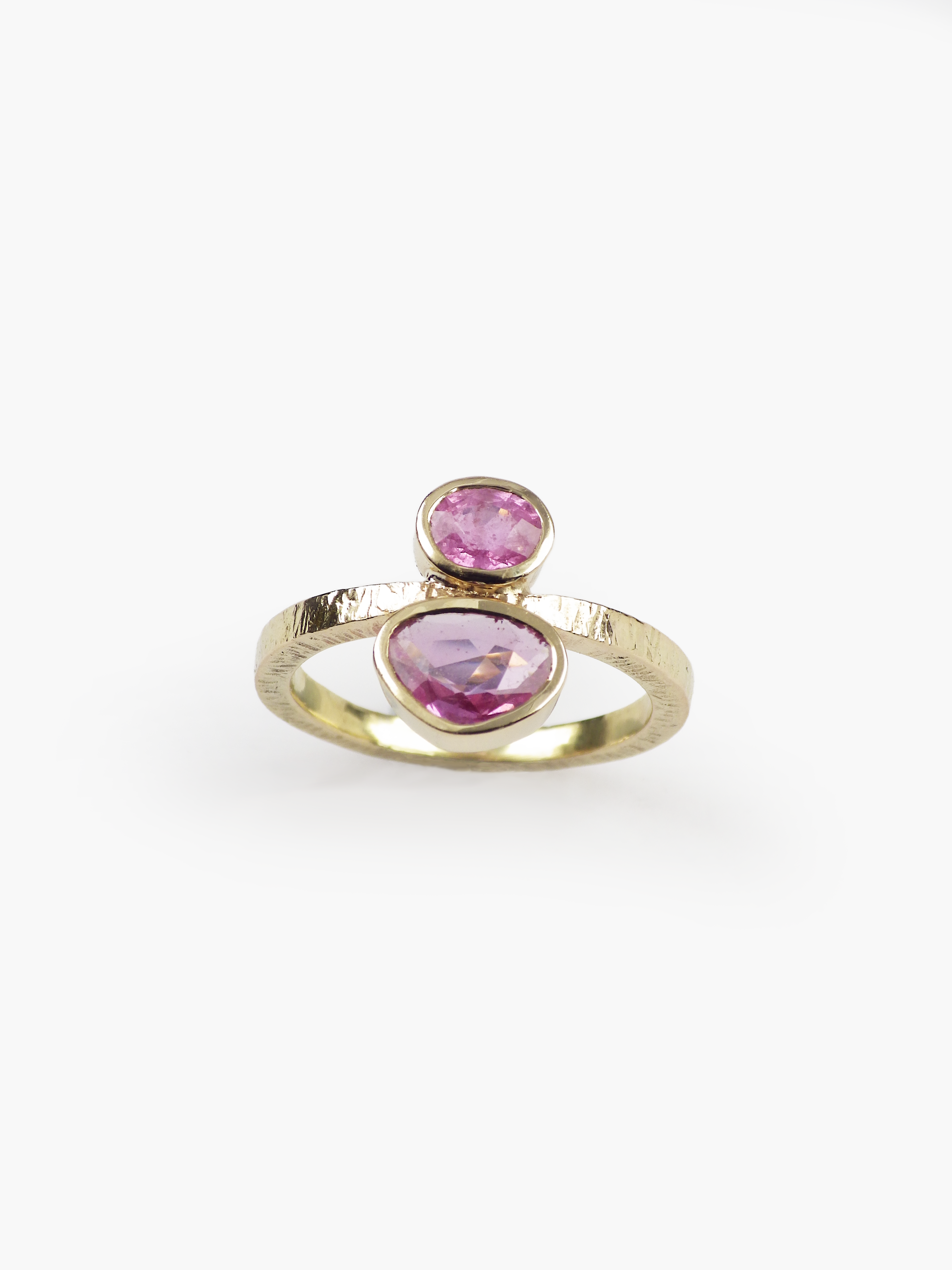 encargo anillo de oro y zafiros rosas Lalanne