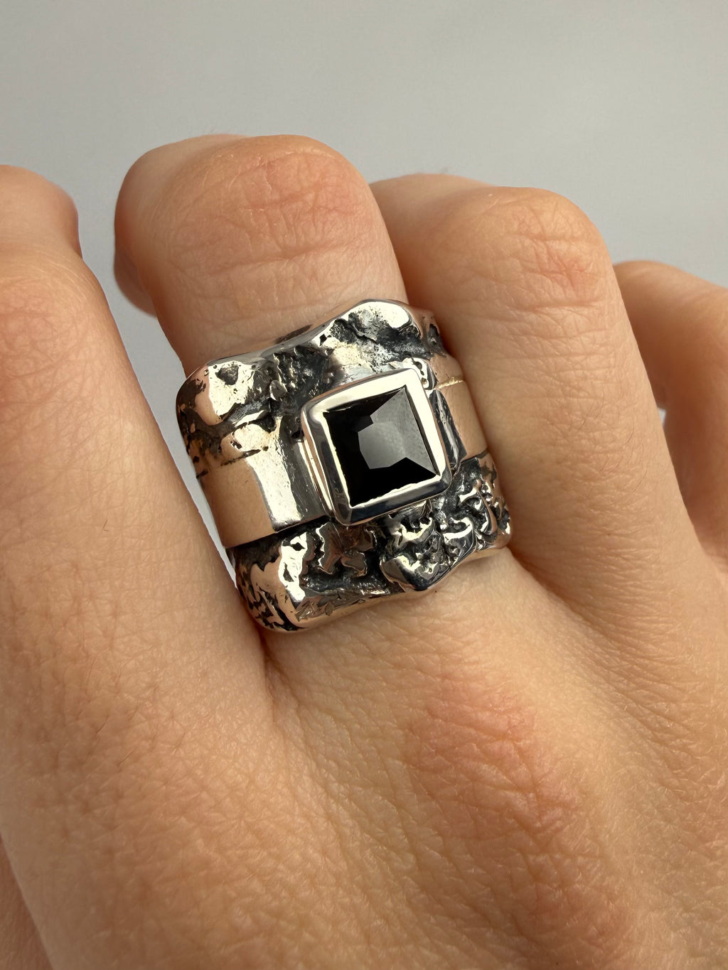 anillo artesanal de plata Japón, de Lalanne