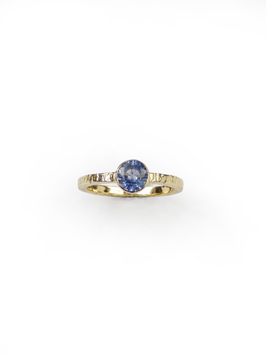 anillo diseño personalizado en oro de 18K