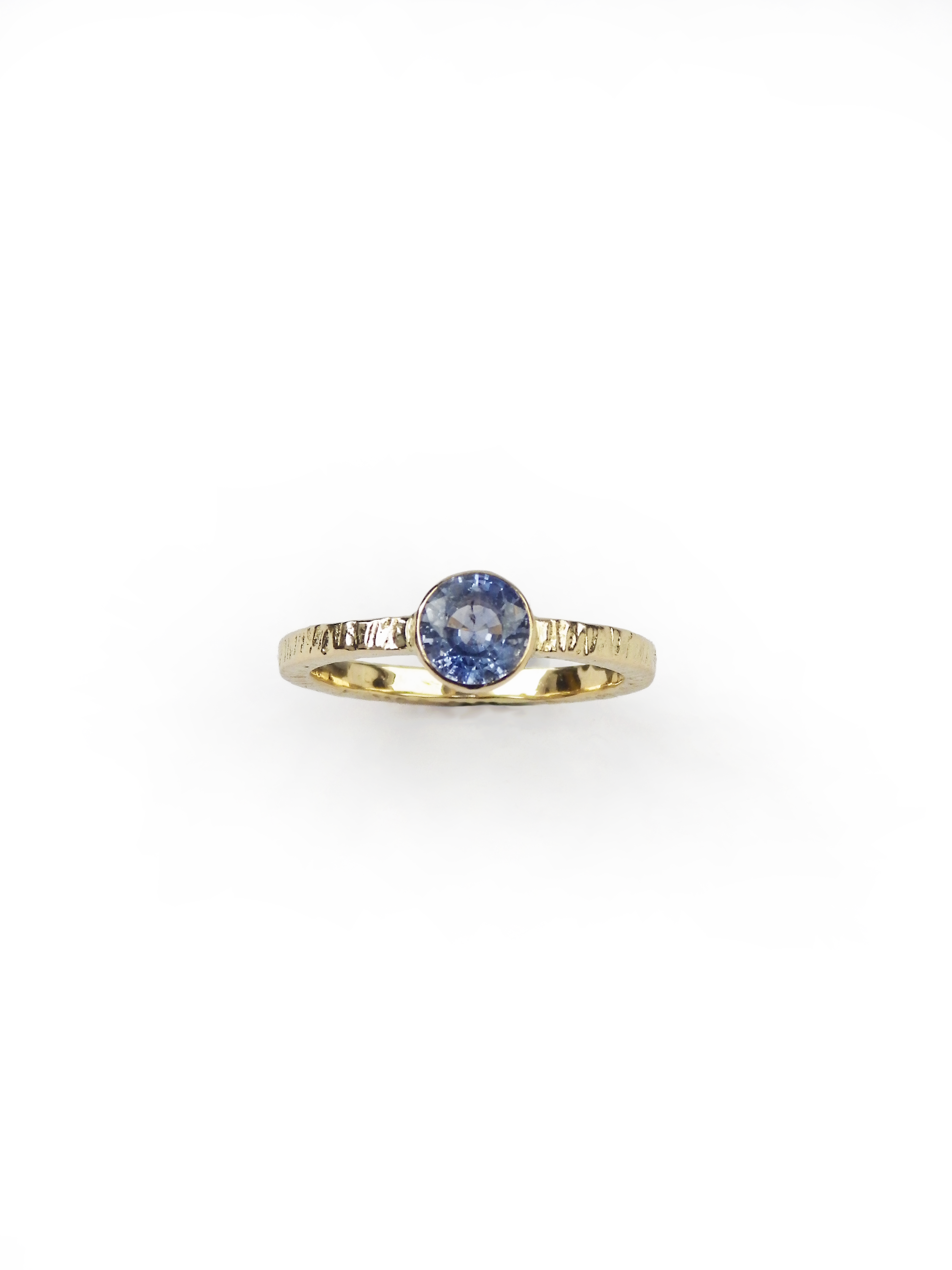 anillo diseño personalizado en oro de 18K