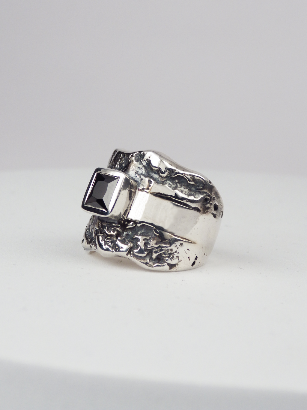 anillo artesanal de plata Japón, de Lalanne