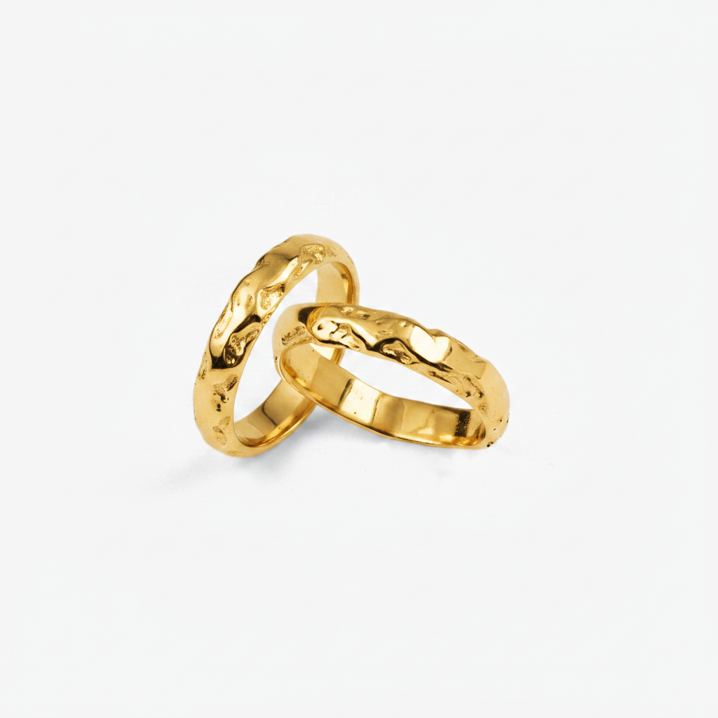 Alianzas artesanales en oro de 18K Mena, de Lalanne